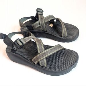 CHACO Men's Strappy Black and Green Sandals Hiking Outdoor Size 11